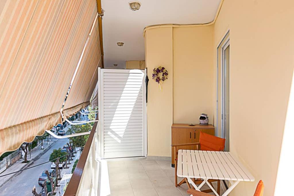 Cozy Flat With 1 Bedroom Next To Metro Station Aten Exteriör bild