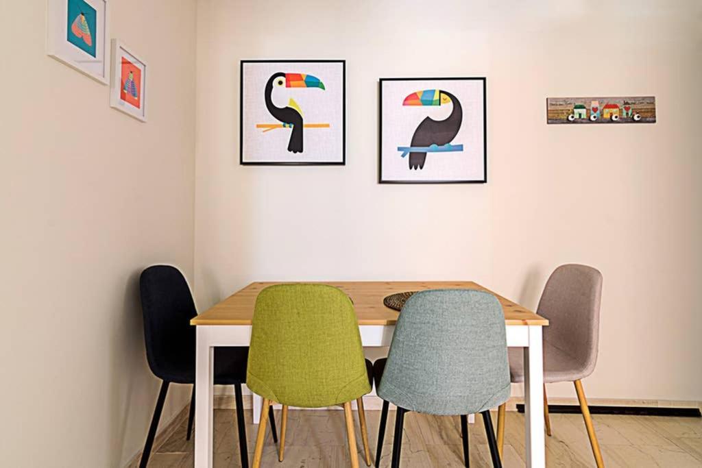 Cozy Flat With 1 Bedroom Next To Metro Station Aten Exteriör bild
