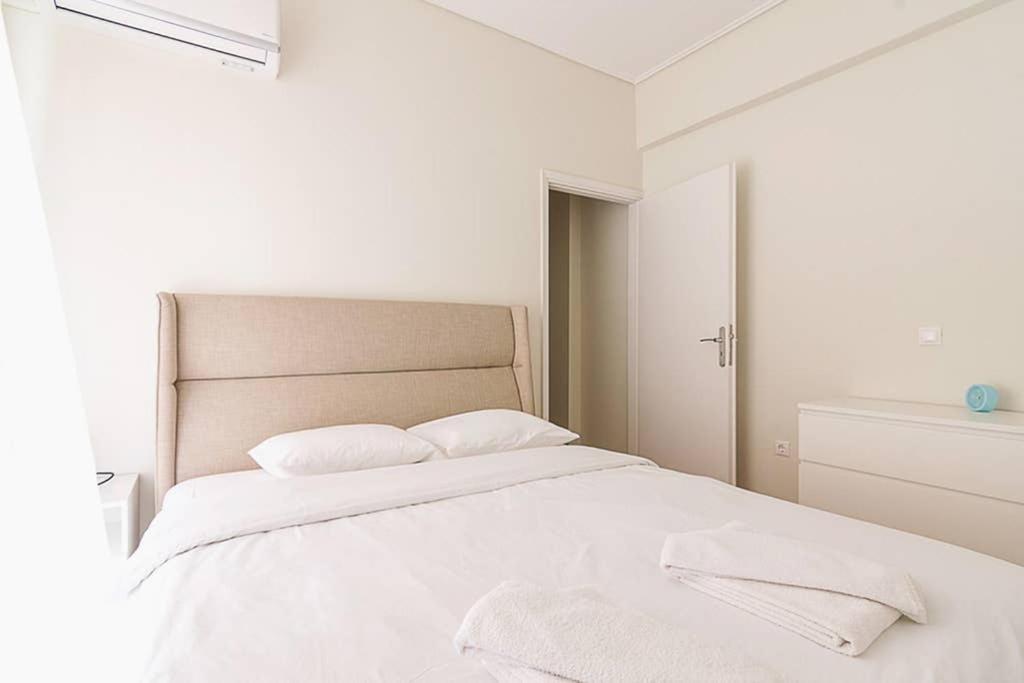 Cozy Flat With 1 Bedroom Next To Metro Station Aten Exteriör bild